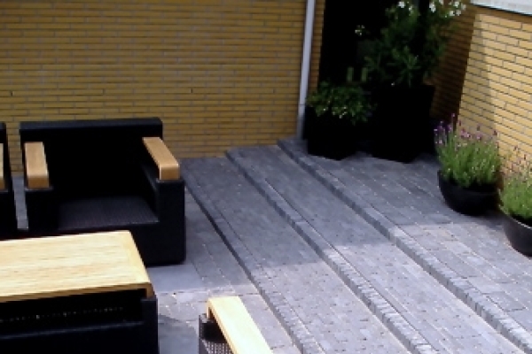 Trap van betonnen waalformaten in Purmerend